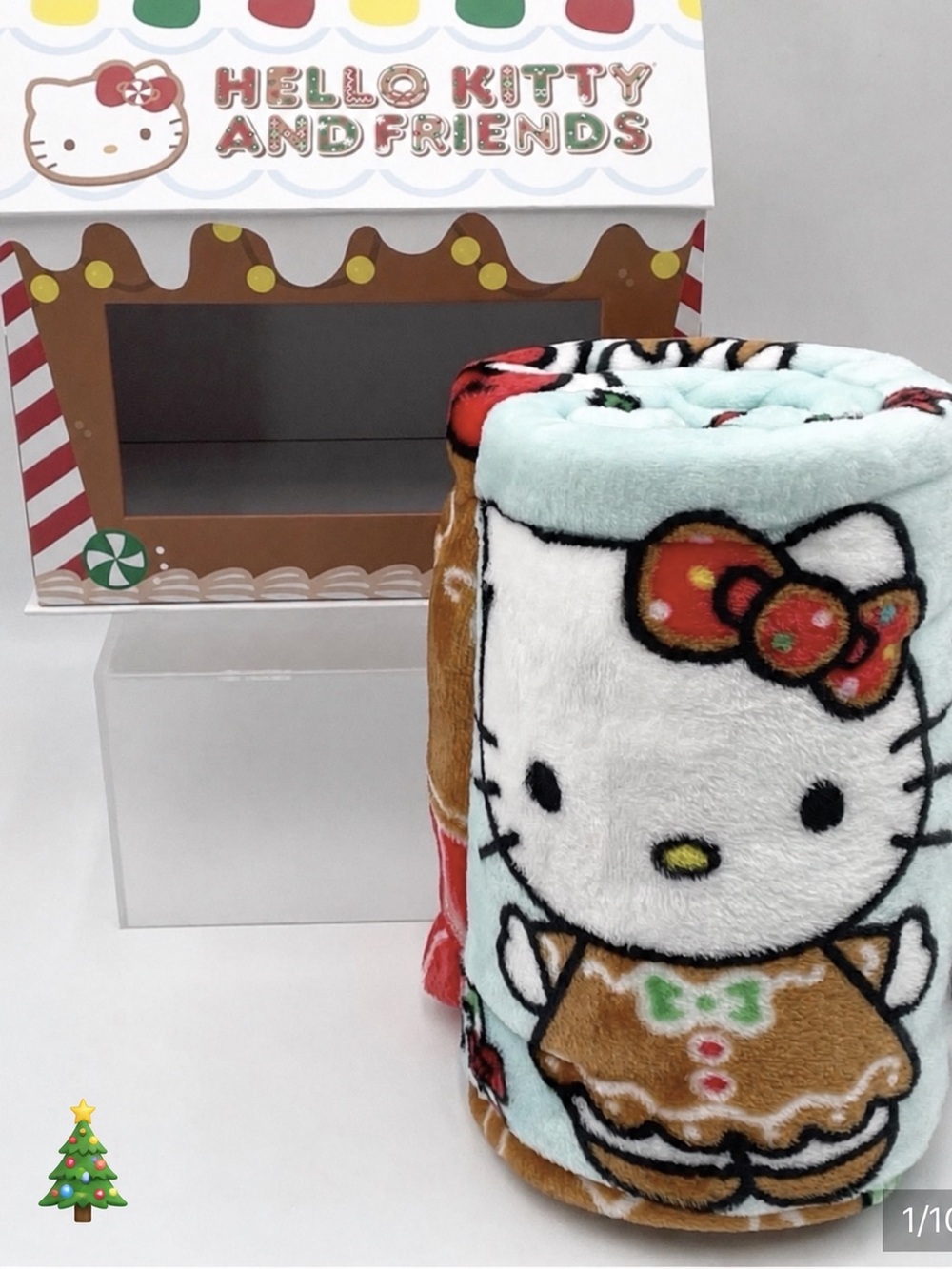 HELLO KITTY Christmas Plush Throw - Picture 11 of 11